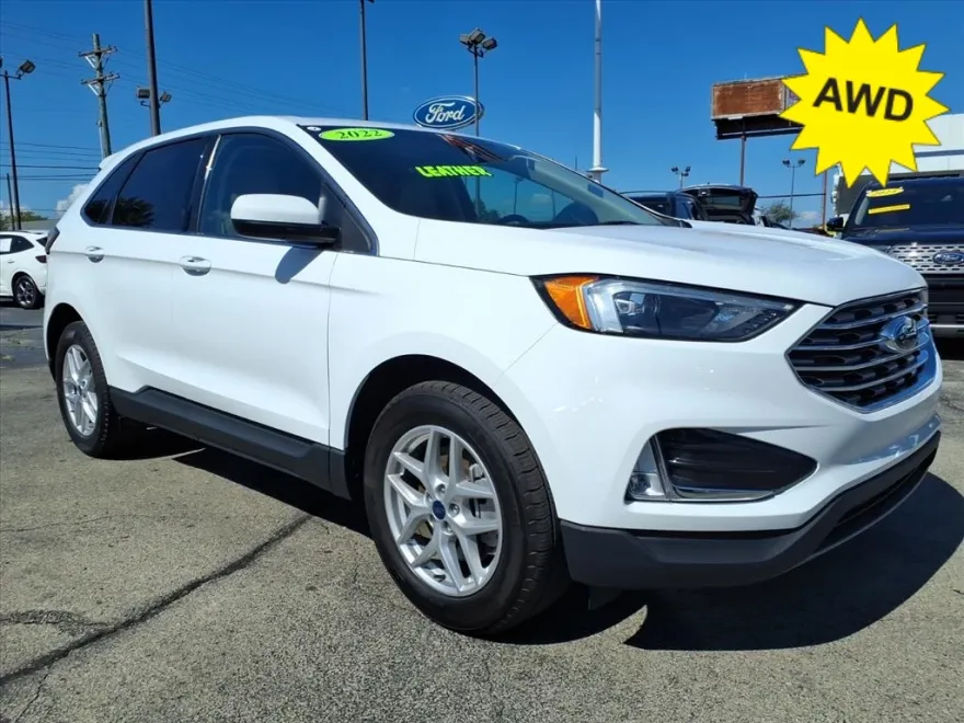2022 Ford Edge SEL photo 1