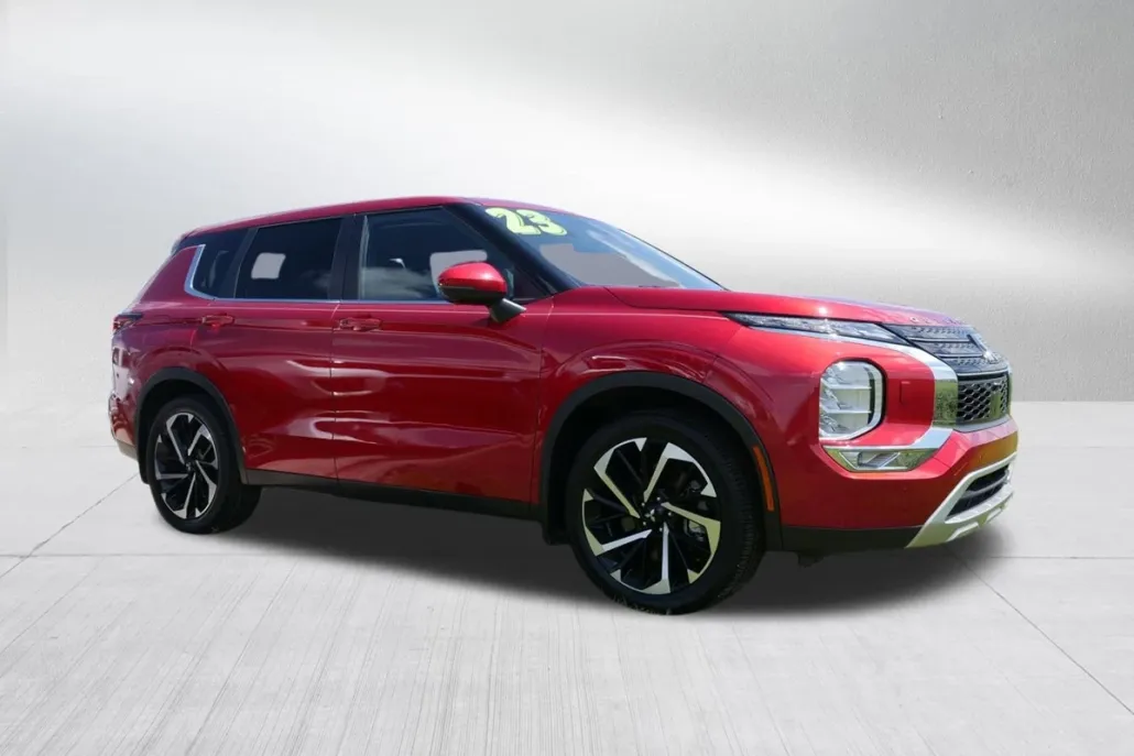 2023 Mitsubishi Outlander SE 2.5 photo 1