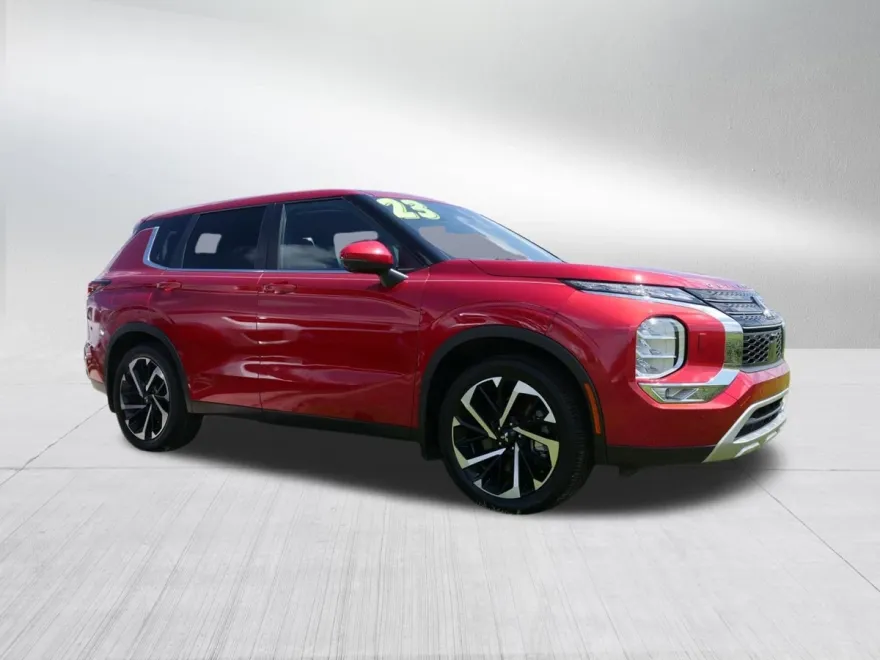2023 Mitsubishi Outlander SE 2.5 photo 1