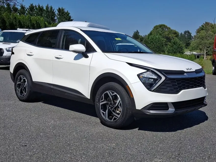2023 Kia Sportage LX photo 1