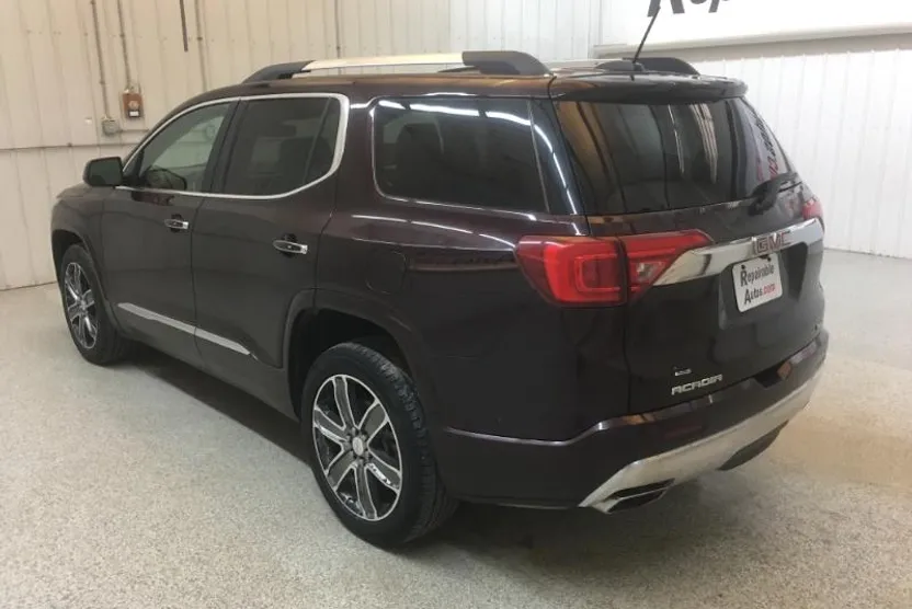 2017 Gmc Acadia Denali photo 1