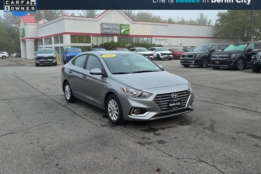 2021 Hyundai Accent SEL photo 1