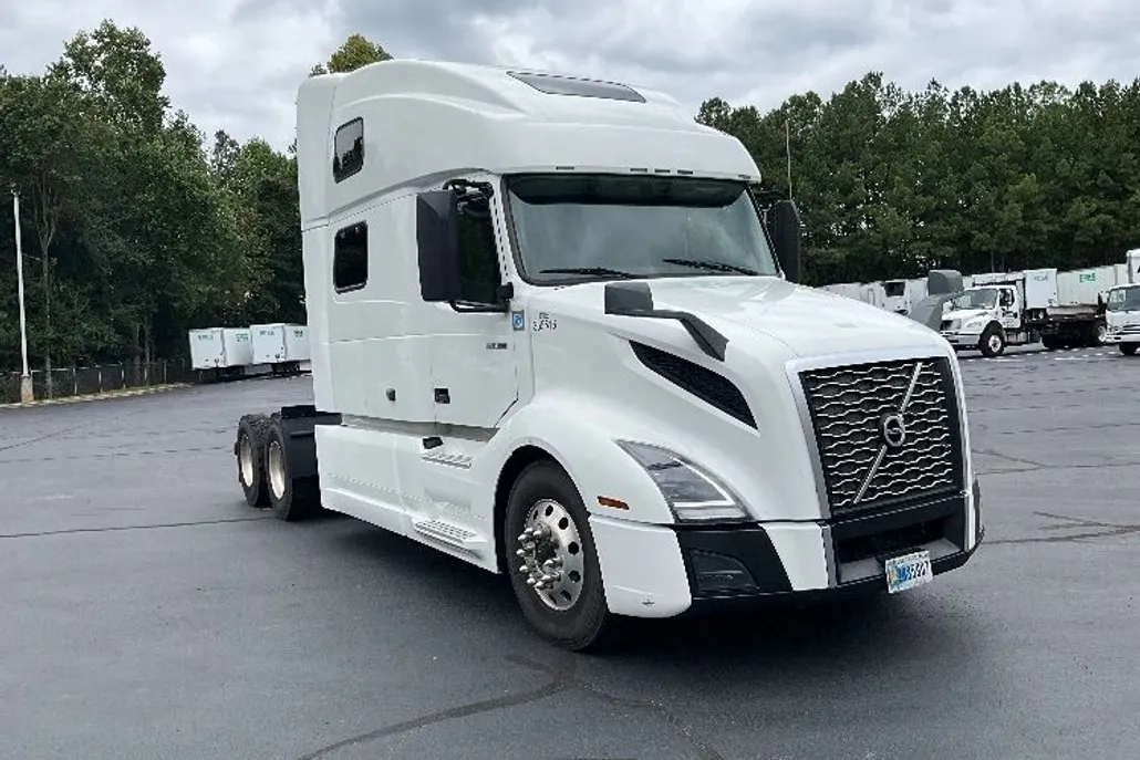 2020 Volvo Truck VNL photo 1