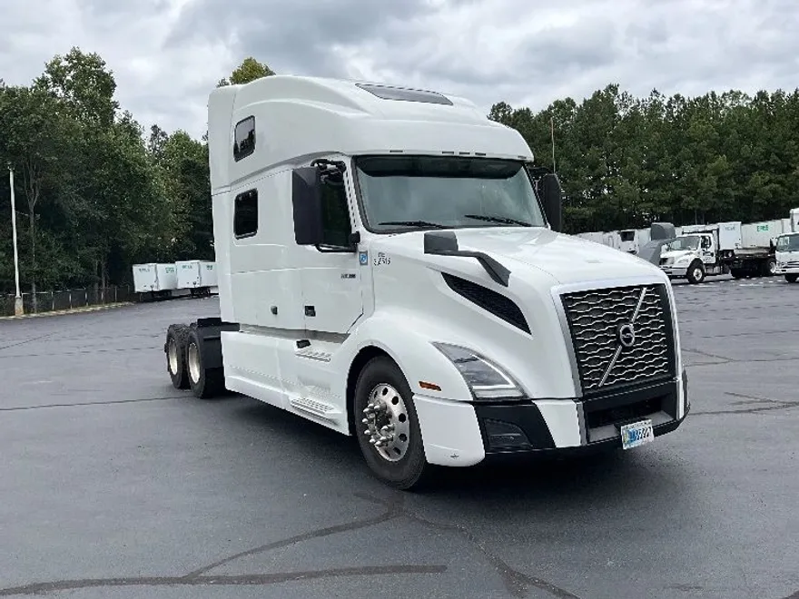 2020 Volvo Truck VNL photo 1