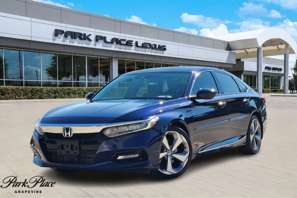 2018 Honda Accord Touring photo 1