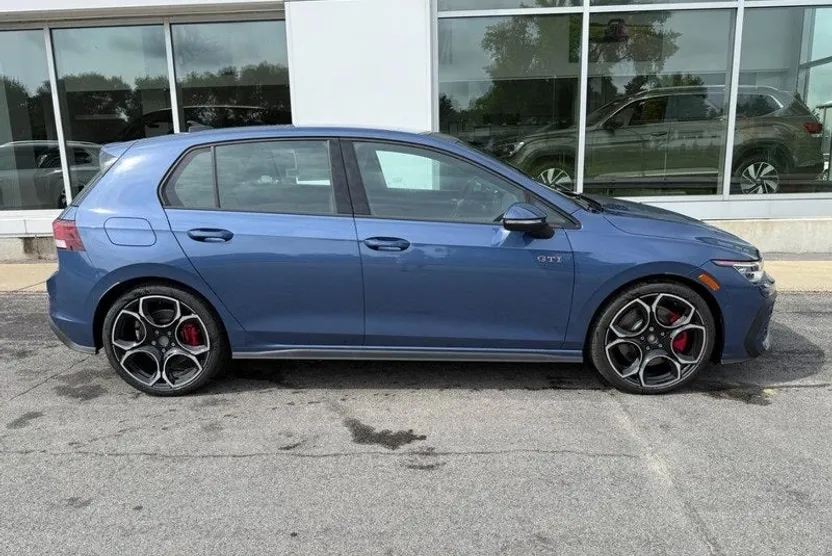 2025 Volkswagen Golf GTI Autobahn photo 1