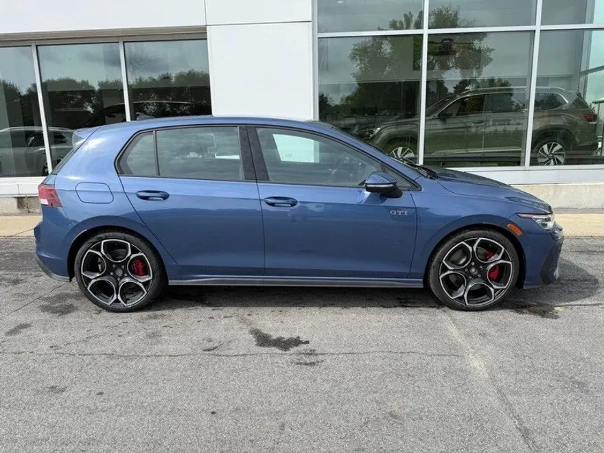 2025 Volkswagen Golf GTI Autobahn photo 1