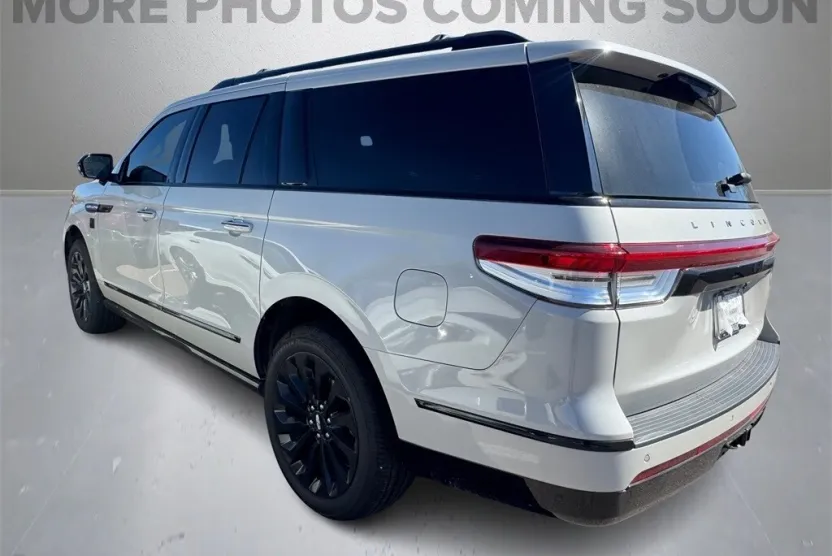 2022 Lincoln Navigator L Reserve photo 1