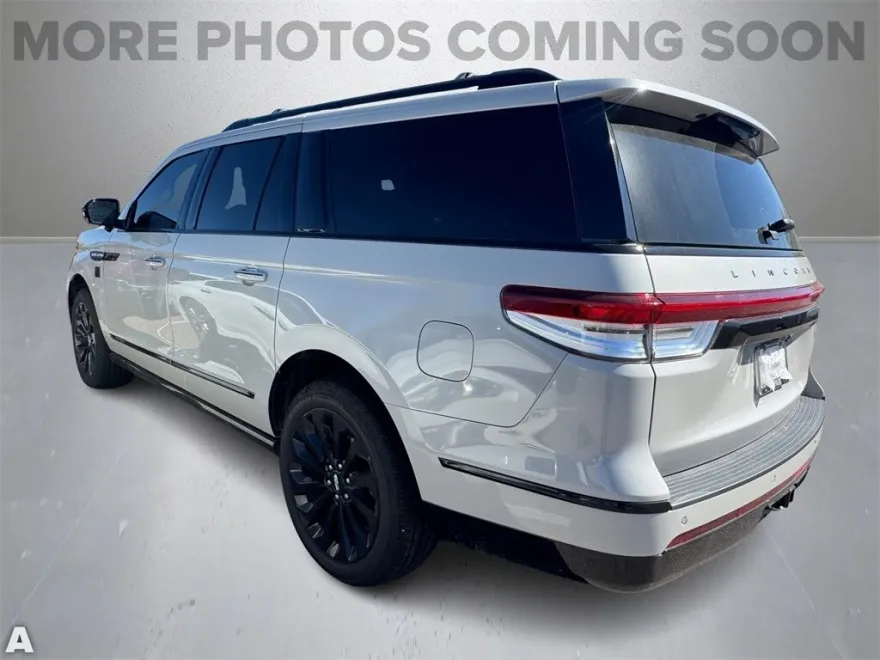 2022 Lincoln Navigator L Reserve photo 1