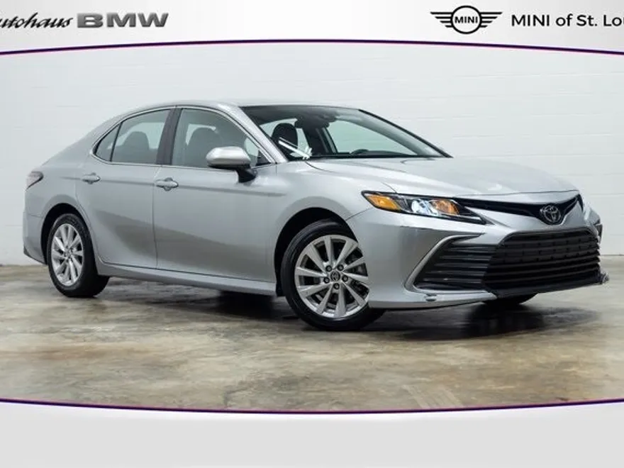 2024 Toyota Camry LE photo 1