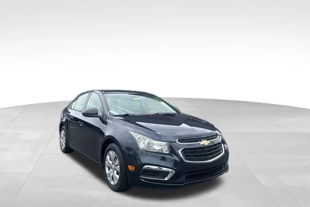 2016 Chevrolet Cruze LS photo 1