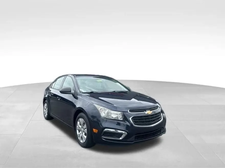 2016 Chevrolet Cruze LS photo 1