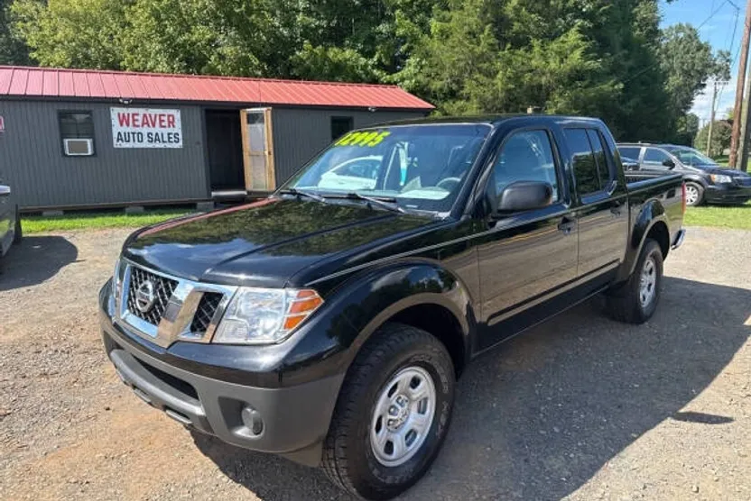 2013 Nissan Frontier S Crew Cab photo 1