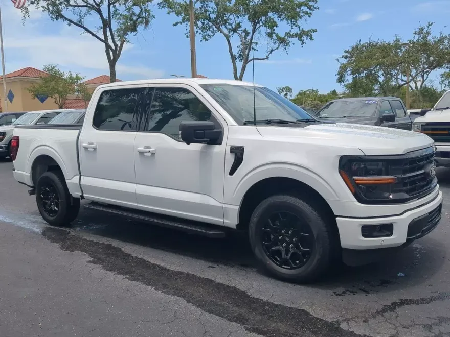 2025 Ford F-150 XLT photo 1