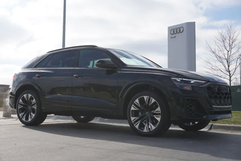 2025 Audi Q8 Premium Plus photo 1