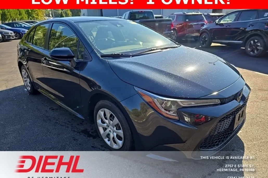 2020 Toyota Corolla LE photo 1