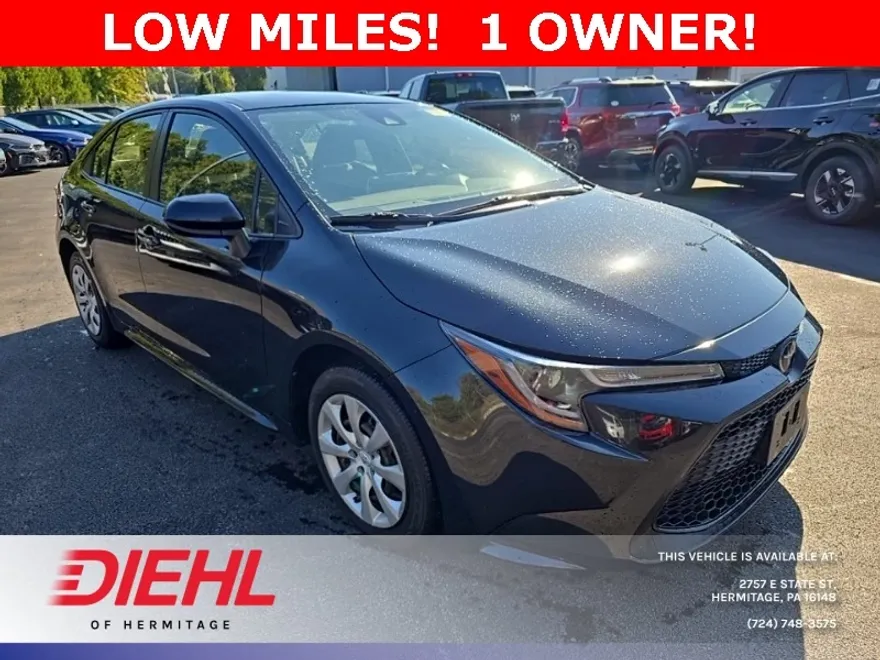 2020 Toyota Corolla LE photo 1