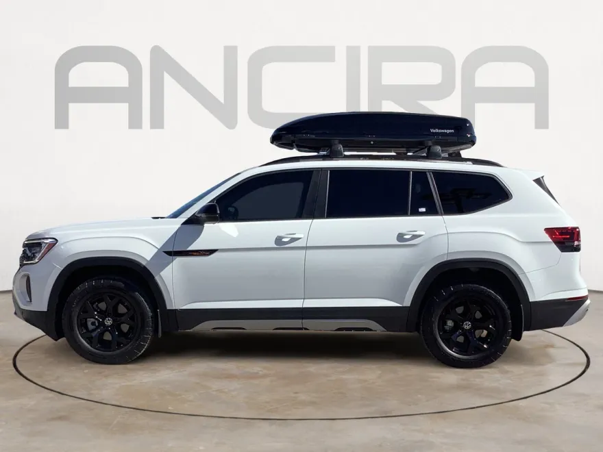 2025 Volkswagen Atlas Peak Edition SE photo 1