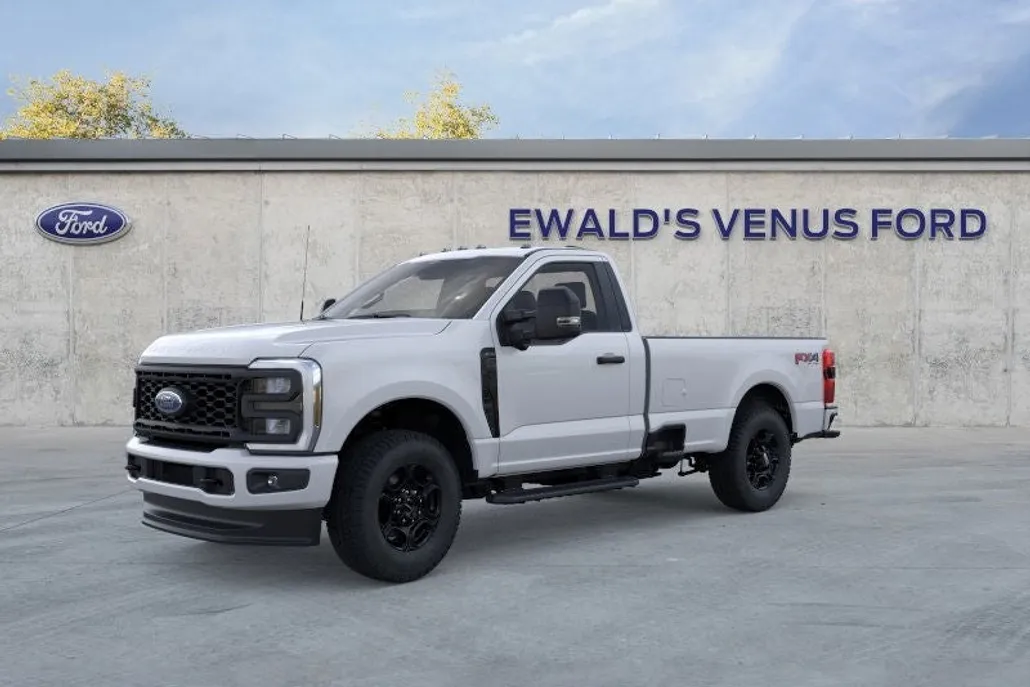 2025 Ford F-350 photo 1