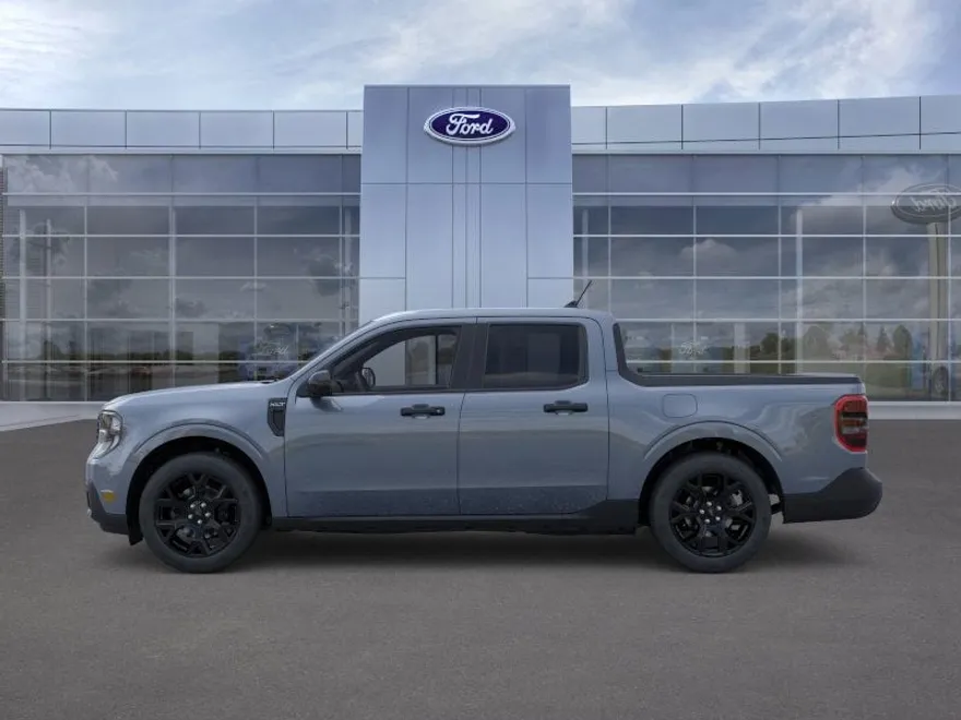 2025 Ford Maverick XLT photo 1