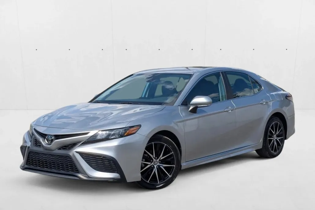 2023 Toyota Camry SE photo 1