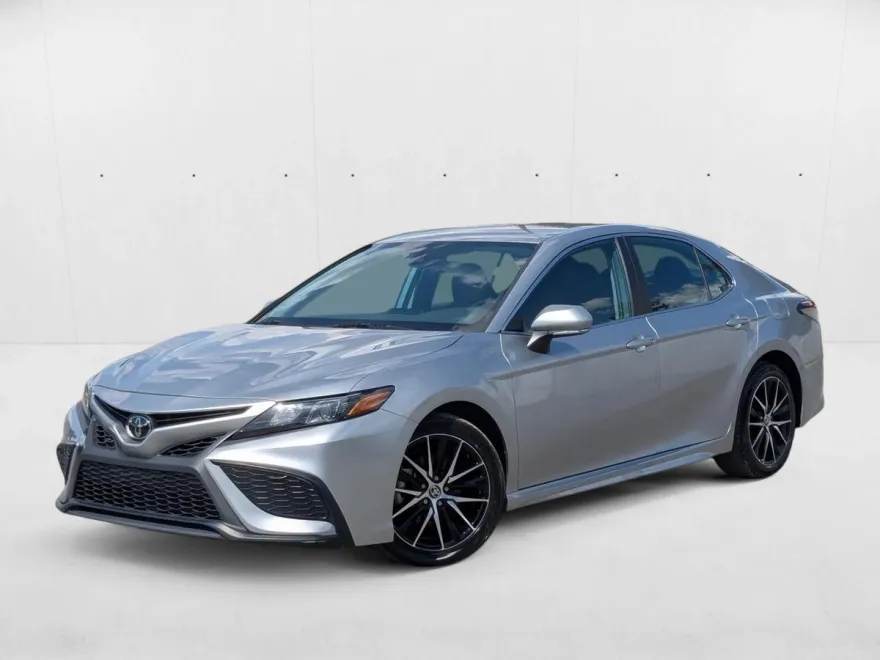 2023 Toyota Camry SE photo 1