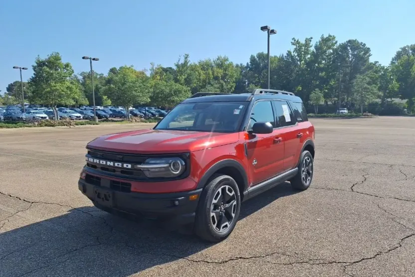 2024 Ford Bronco Sport Outer Banks photo 1