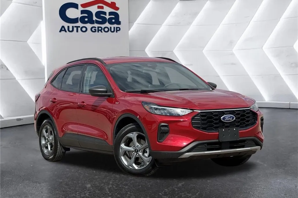 2025 Ford Escape ST-Line photo 1