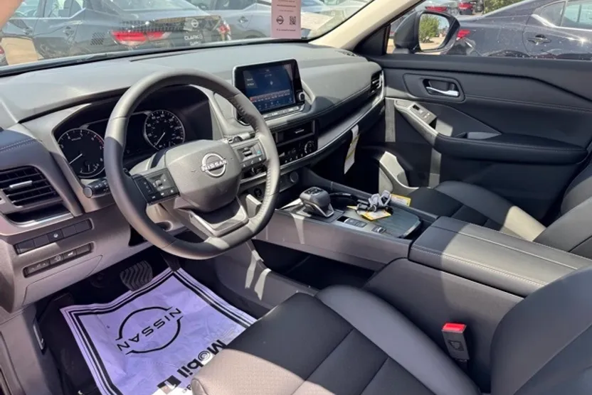 2026 Nissan Rogue SV photo 1