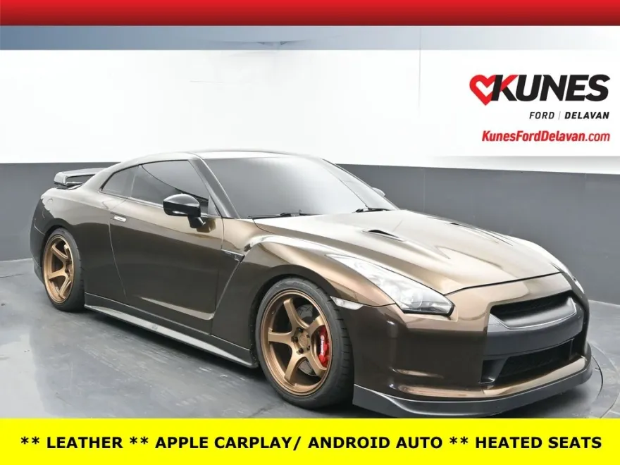 2010 Nissan GT-R Premium photo 1