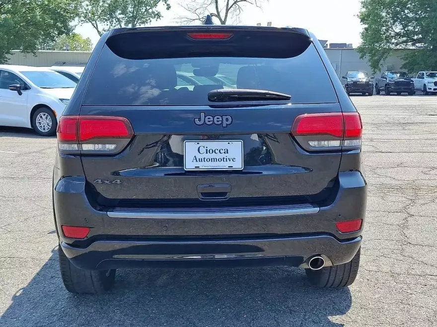 2021 Jeep Grand Cherokee Anniversary Edition photo 1