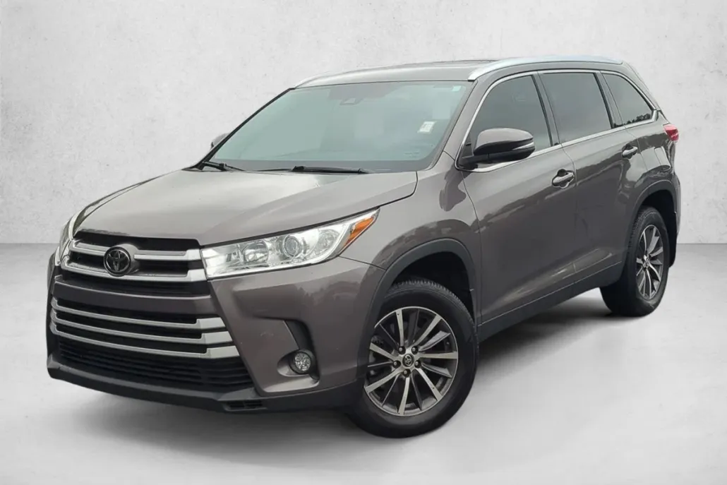 2019 Toyota Highlander XLE photo 1