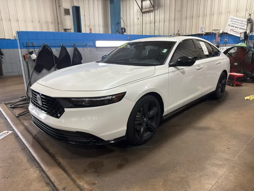 2023 Honda Accord Hybrid Sport-L photo 1