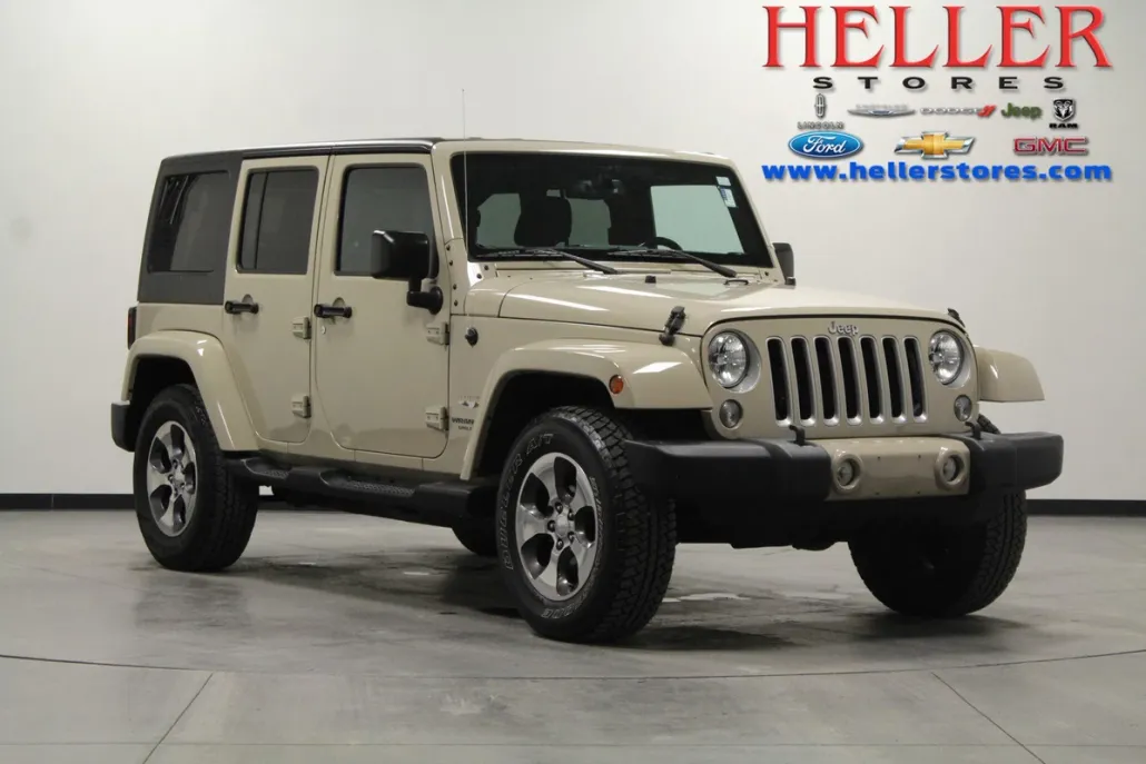 2016 Jeep Wrangler Unlimited Sahara photo 1