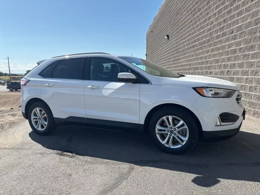 2020 Ford Edge SEL photo 1