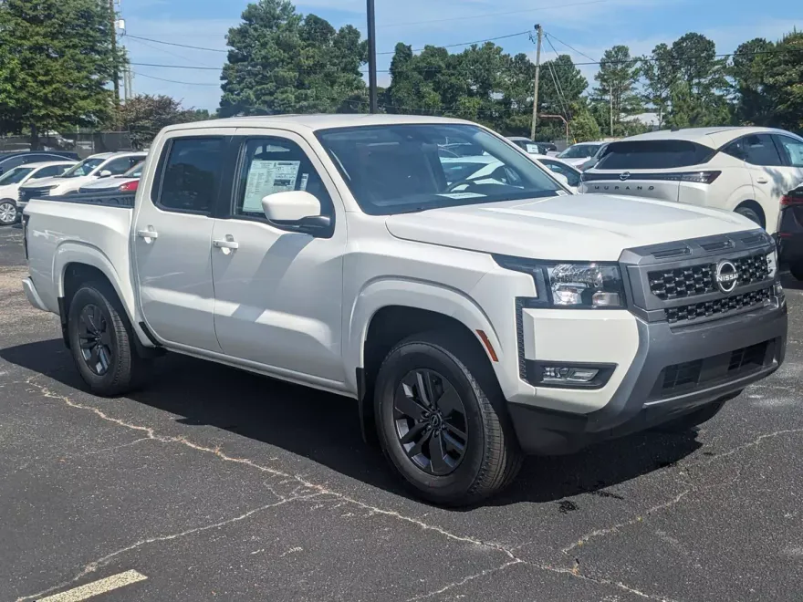 2025 Nissan Frontier SV photo 1