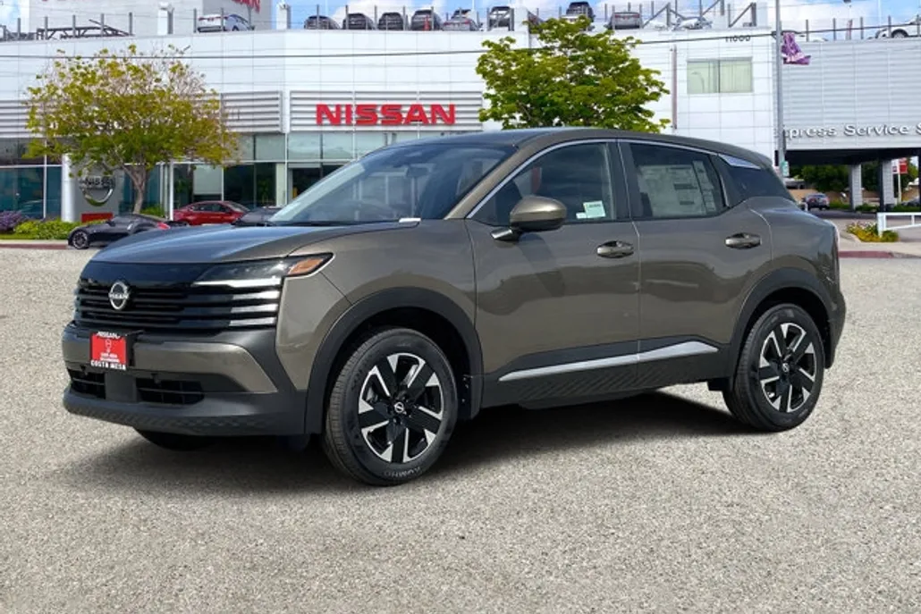 2025 Nissan Kicks SR photo 1