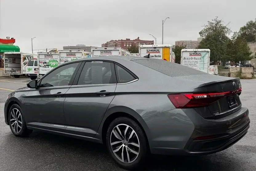 2025 Volkswagen Jetta SE photo 1