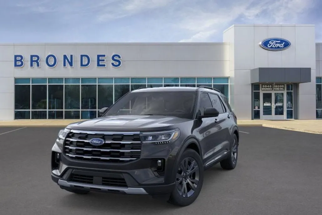 2025 Ford Explorer photo 1