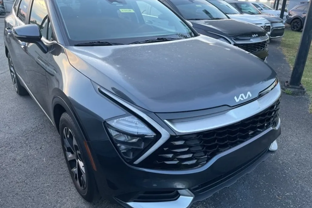 2023 Kia Sportage EX photo 1