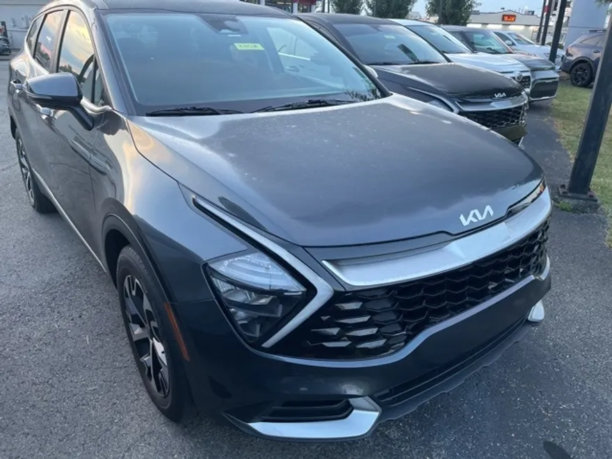 2023 Kia Sportage EX photo 1