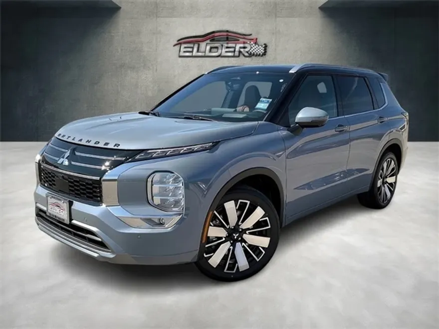 2025 Mitsubishi Outlander SEL photo 1
