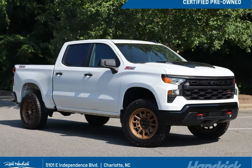 2025 Chevrolet Silverado 1500 Custom Trail Boss photo 1