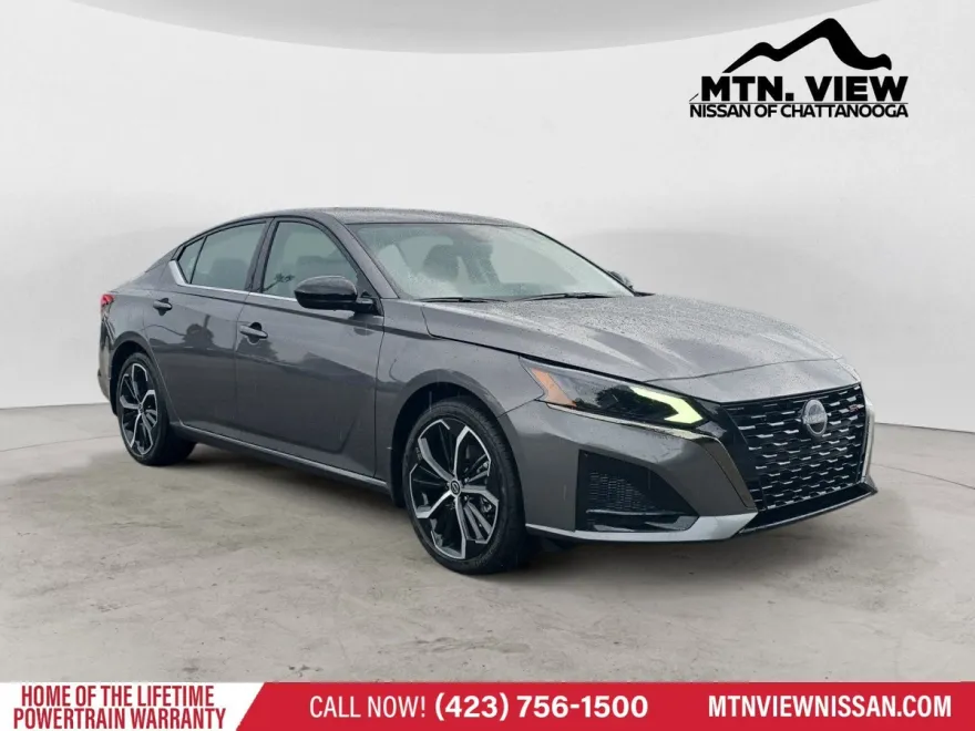 2025 Nissan Altima SR photo 1
