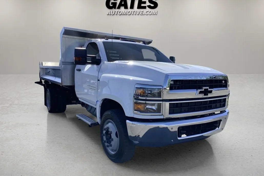 2023 Chevrolet Silverado 5500HD Work Truck photo 1