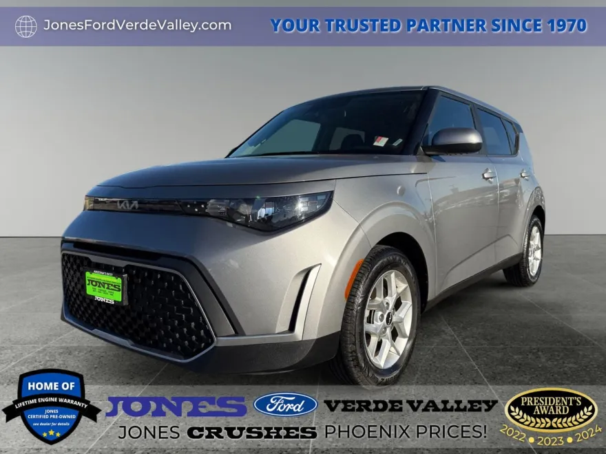 2023 Kia Soul LX photo 1