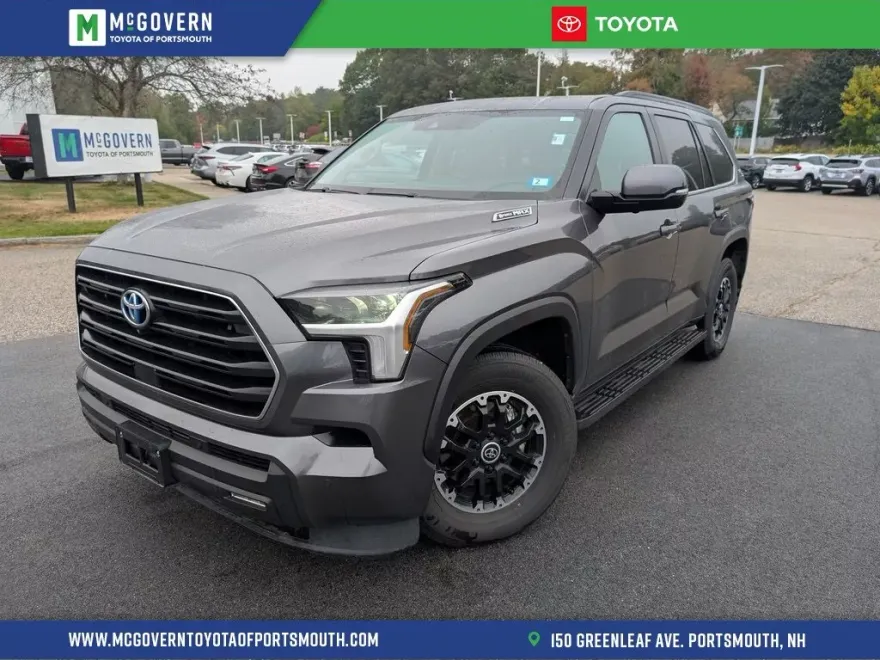 2024 Toyota Sequoia SR5 photo 1