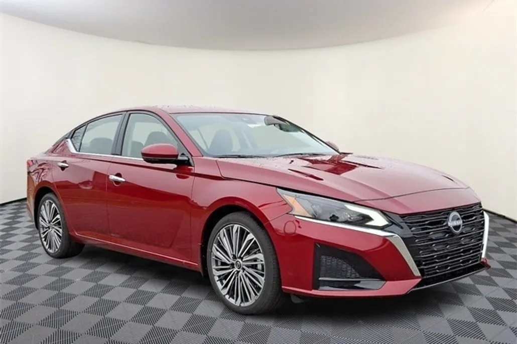 2025 Nissan Altima 2.5 SL photo 1