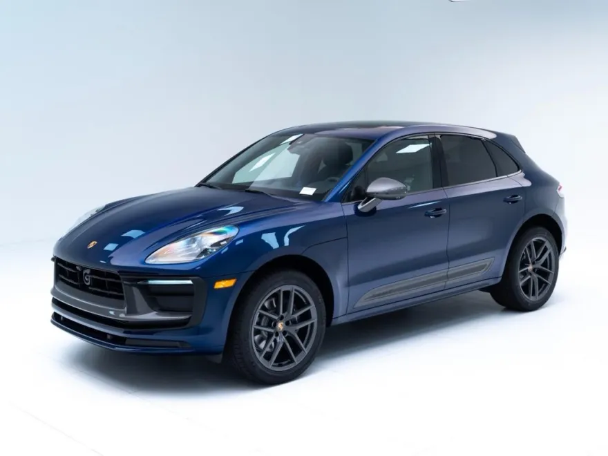 2025 Porsche Macan T photo 1