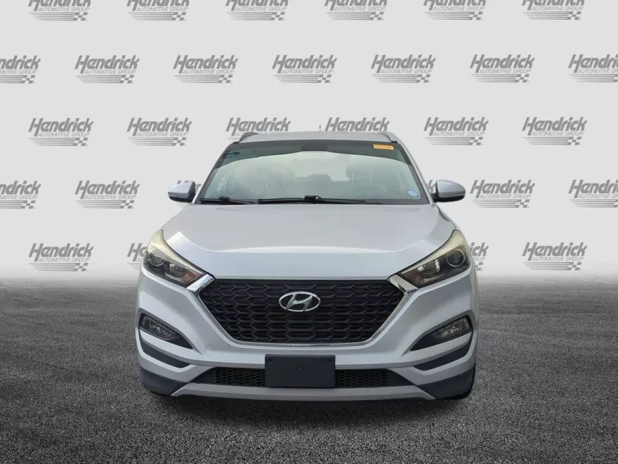 2017 Hyundai Tucson Sport photo 1
